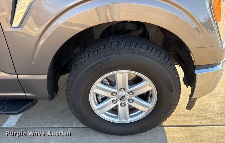 image for item ES5806 2022 Ford F150 Crew Cab pickup truck