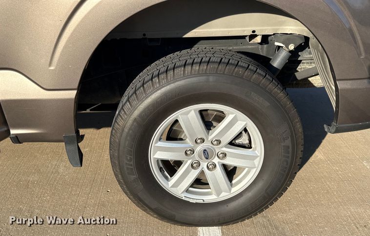 image for item ES5806 2022 Ford F150 Crew Cab pickup truck