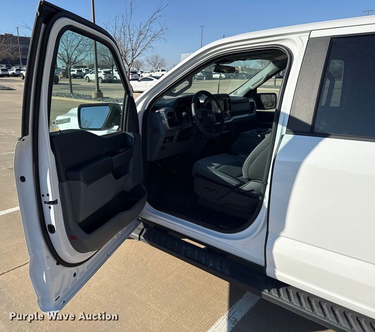 image for item ES5808 2022 Ford F150 Crew Cab pickup truck