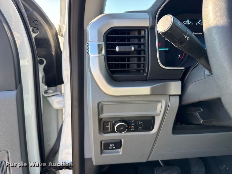 image for item ES5808 2022 Ford F150 Crew Cab pickup truck