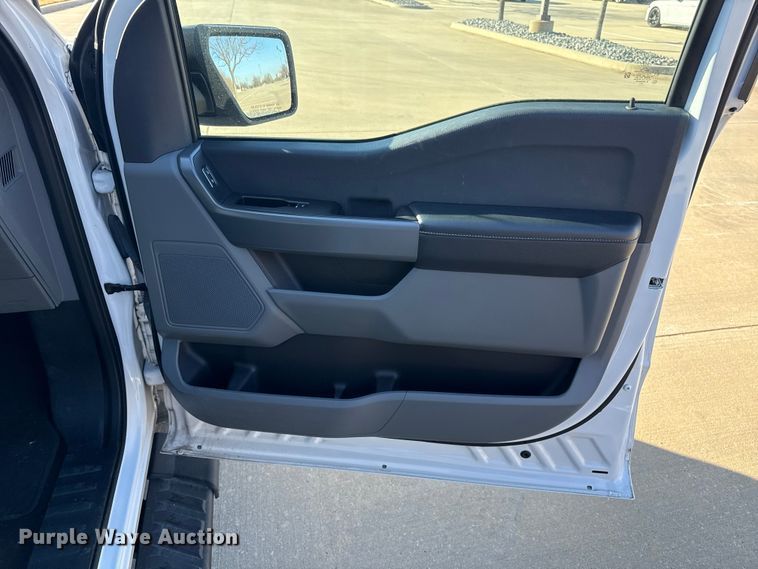 image for item ES5808 2022 Ford F150 Crew Cab pickup truck