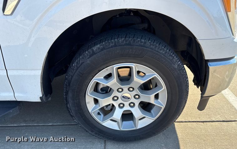 image for item ES5808 2022 Ford F150 Crew Cab pickup truck