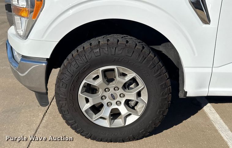 image for item ES5809 2022 Ford F150 Crew Cab pickup truck