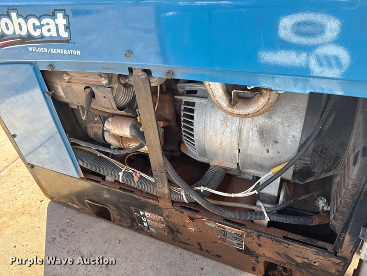 image for item ES5843 Miller Bobcat 225 welder/generator