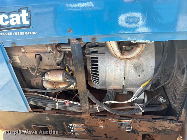 image for item ES5843 Miller Bobcat 225 welder/generator
