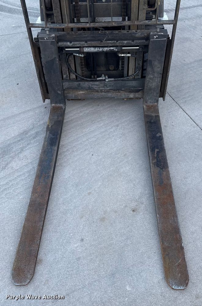 image for item ES5852 Nissan MCUG1F2F30LV forklift