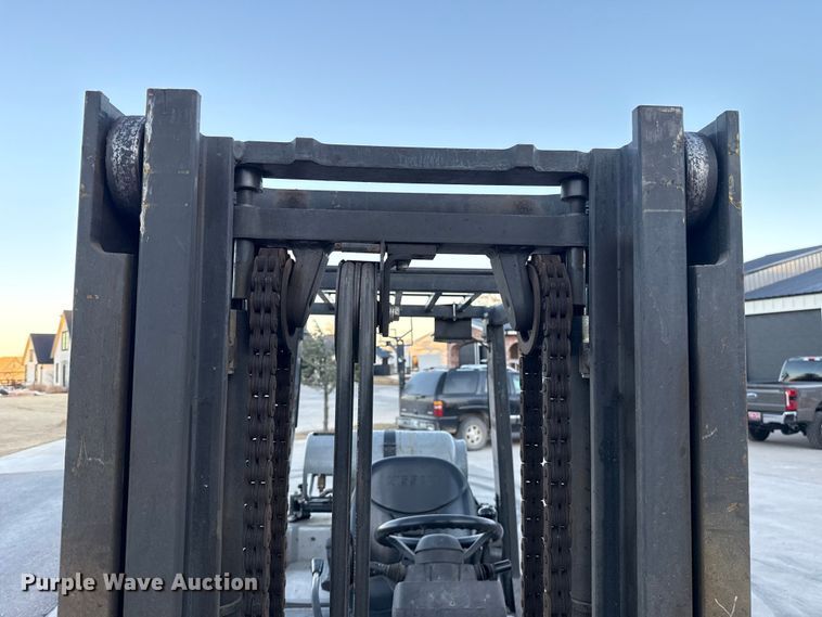 image for item ES5852 Nissan MCUG1F2F30LV forklift