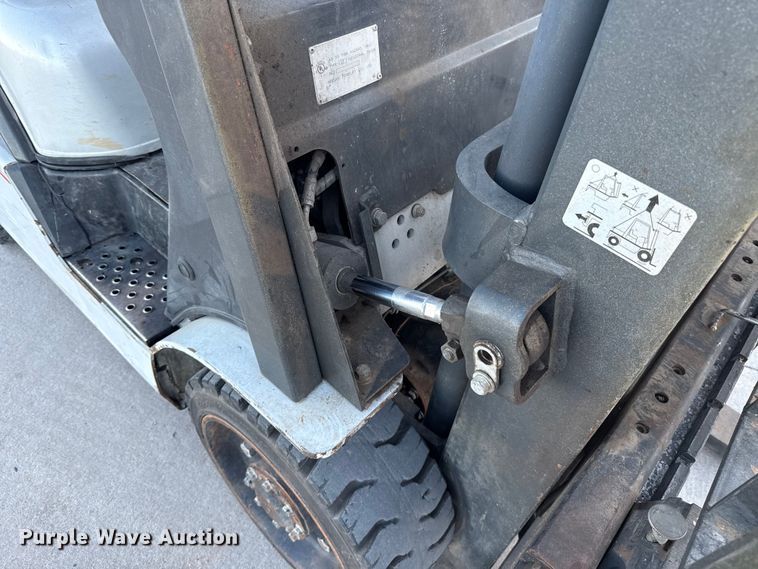 image for item ES5852 Nissan MCUG1F2F30LV forklift