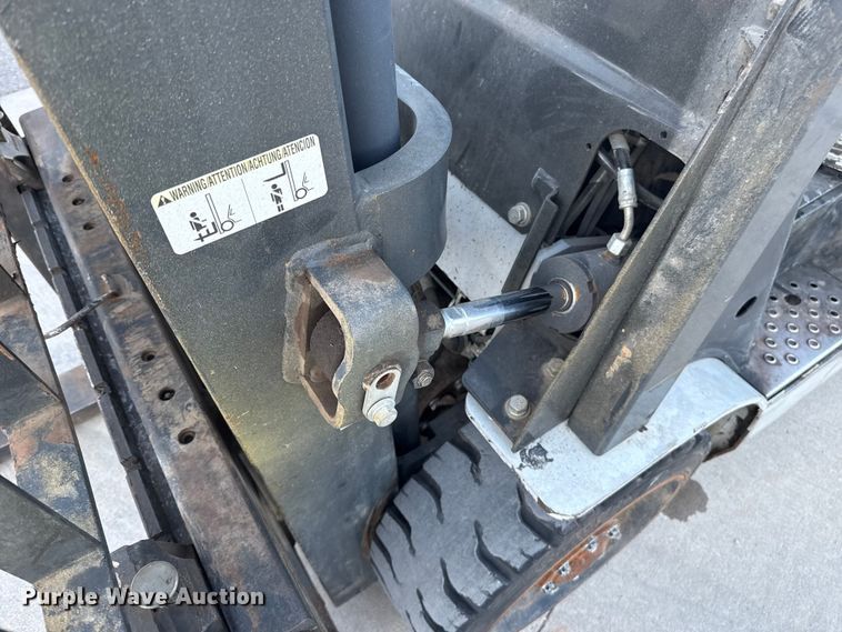 image for item ES5852 Nissan MCUG1F2F30LV forklift