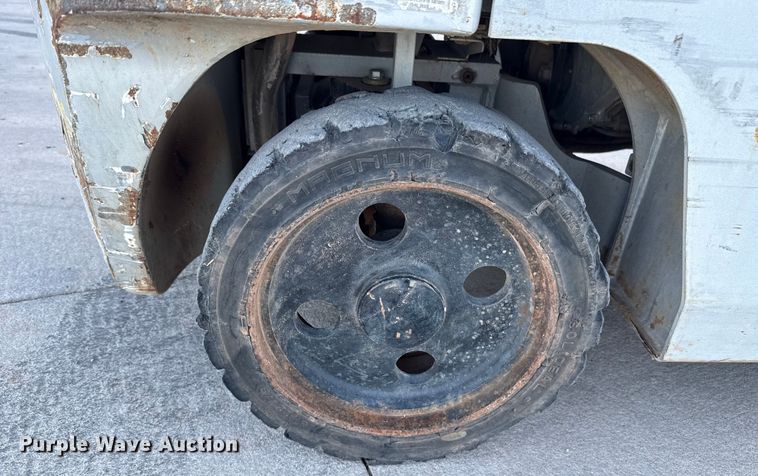 image for item ES5852 Nissan MCUG1F2F30LV forklift