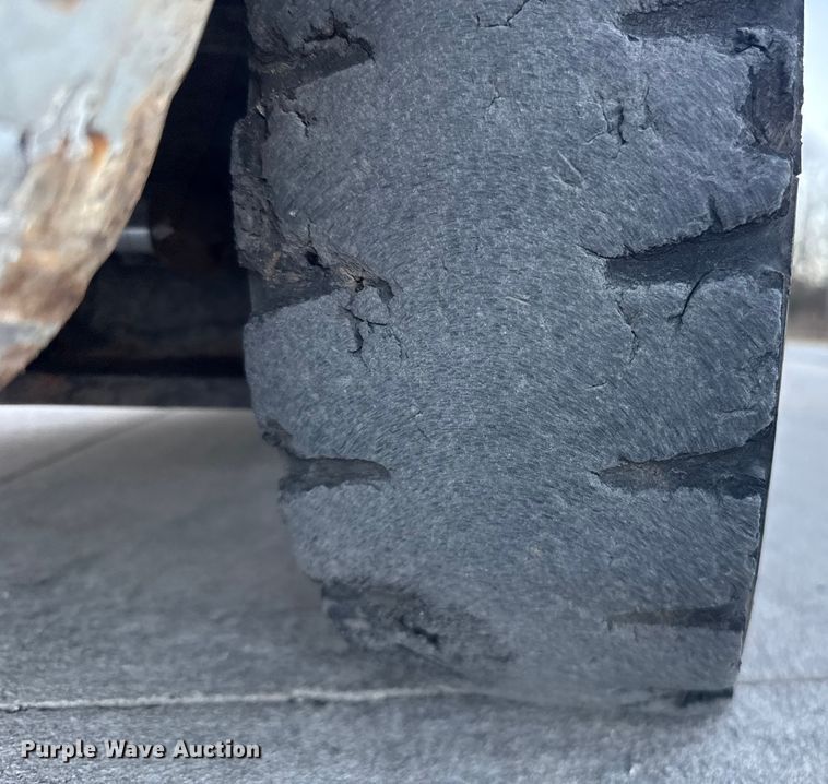 image for item ES5852 Nissan MCUG1F2F30LV forklift