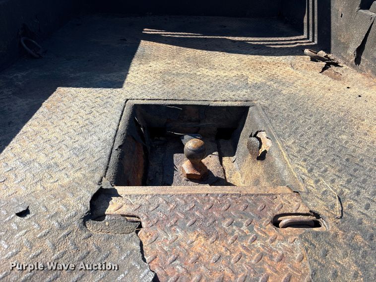 image for item ES8545 2013 Chevrolet Silverado 3500HD Crew Cab flatbed pickup truck