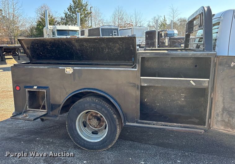 image for item ES8545 2013 Chevrolet Silverado 3500HD Crew Cab flatbed pickup truck