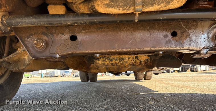 image for item ES8545 2013 Chevrolet Silverado 3500HD Crew Cab flatbed pickup truck