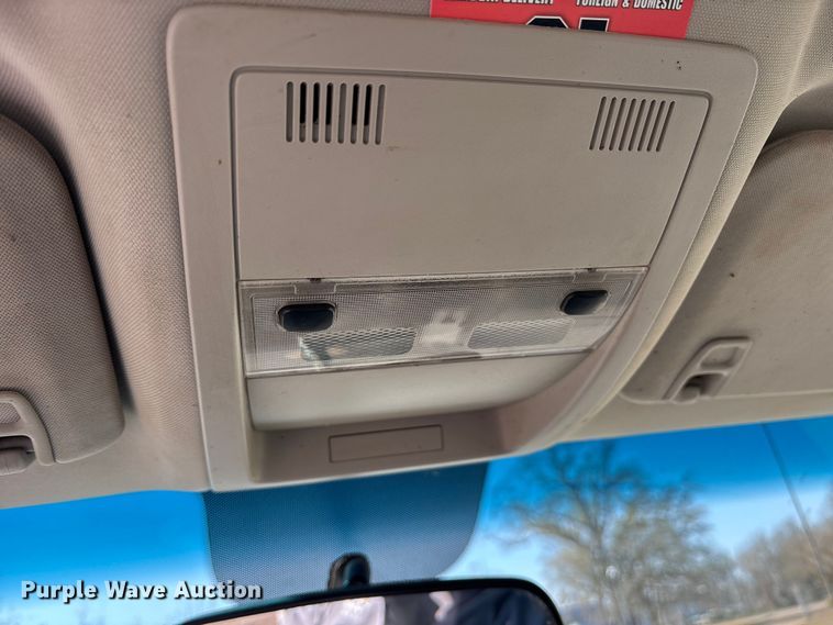 image for item ES8545 2013 Chevrolet Silverado 3500HD Crew Cab flatbed pickup truck