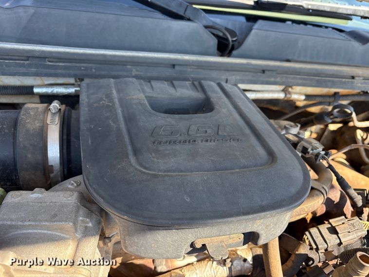 image for item ES8545 2013 Chevrolet Silverado 3500HD Crew Cab flatbed pickup truck