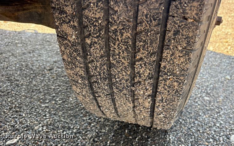 image for item ES8545 2013 Chevrolet Silverado 3500HD Crew Cab flatbed pickup truck