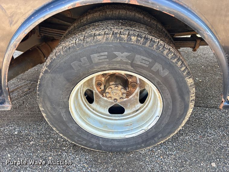 image for item ES8545 2013 Chevrolet Silverado 3500HD Crew Cab flatbed pickup truck