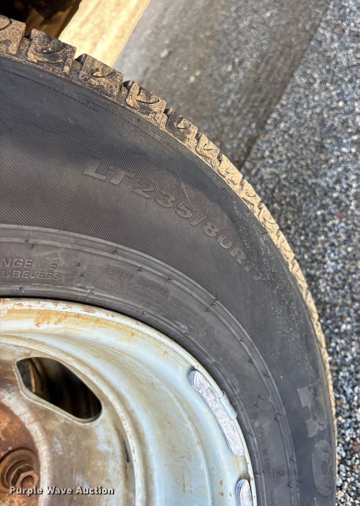 image for item ES8545 2013 Chevrolet Silverado 3500HD Crew Cab flatbed pickup truck