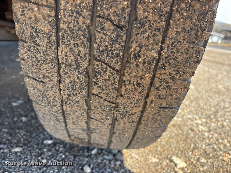 image for item ES8545 2013 Chevrolet Silverado 3500HD Crew Cab flatbed pickup truck