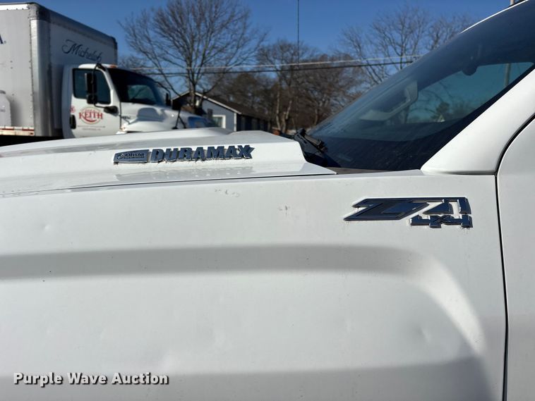 image for item ES8554 2018 GMC Sierra 2500HD Crew Cab utility bed pickup truck