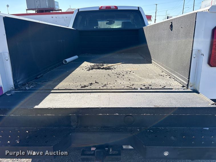 image for item ES8554 2018 GMC Sierra 2500HD Crew Cab utility bed pickup truck