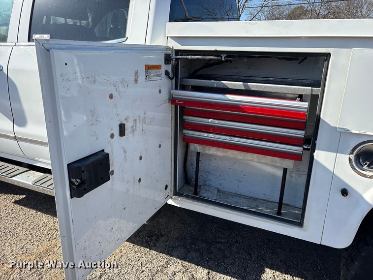 image for item ES8554 2018 GMC Sierra 2500HD Crew Cab utility bed pickup truck