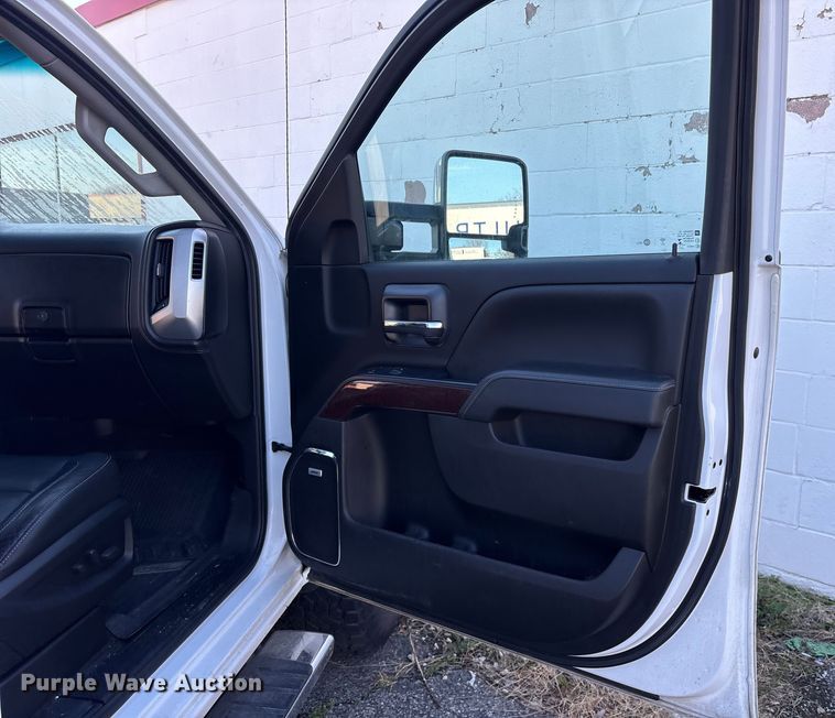 image for item ES8554 2018 GMC Sierra 2500HD Crew Cab utility bed pickup truck