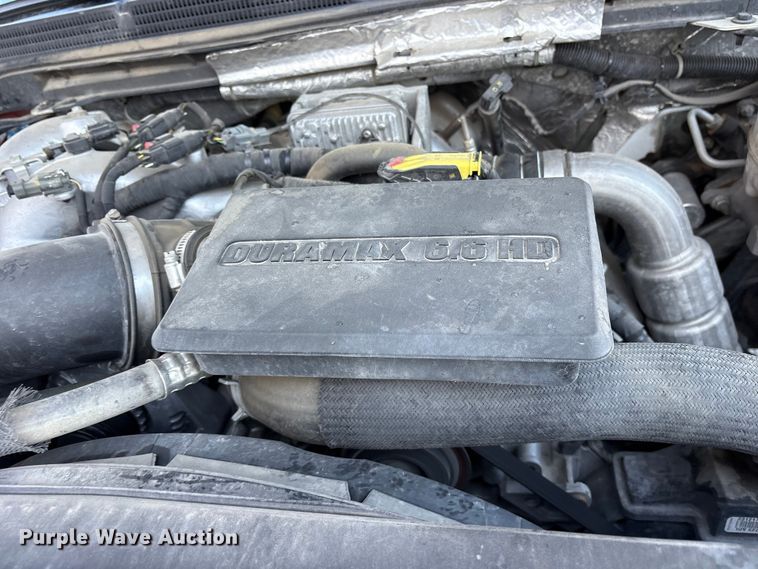 image for item ES8554 2018 GMC Sierra 2500HD Crew Cab utility bed pickup truck