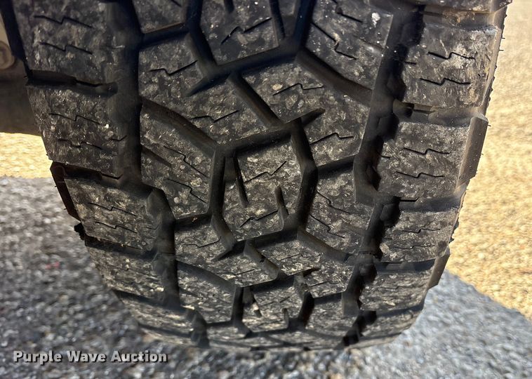 image for item ES8554 2018 GMC Sierra 2500HD Crew Cab utility bed pickup truck