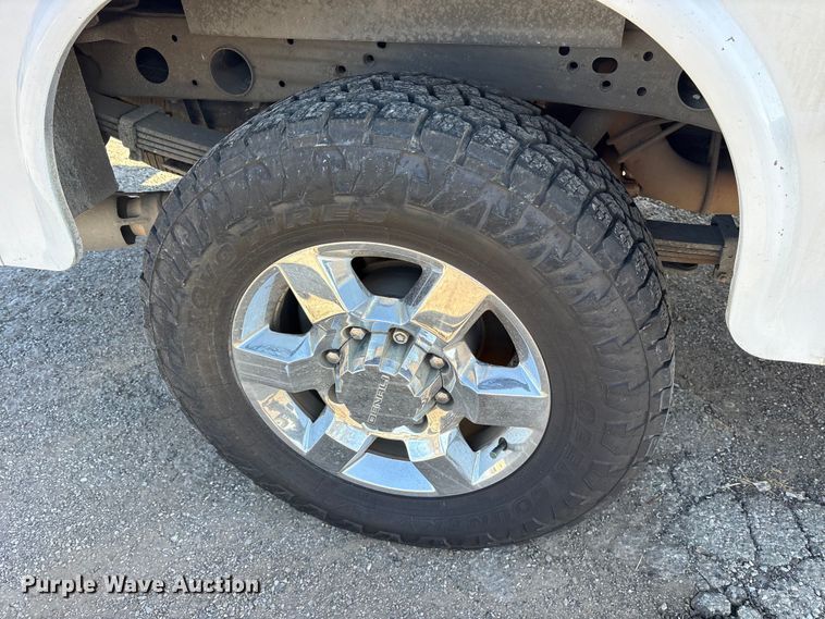 image for item ES8554 2018 GMC Sierra 2500HD Crew Cab utility bed pickup truck