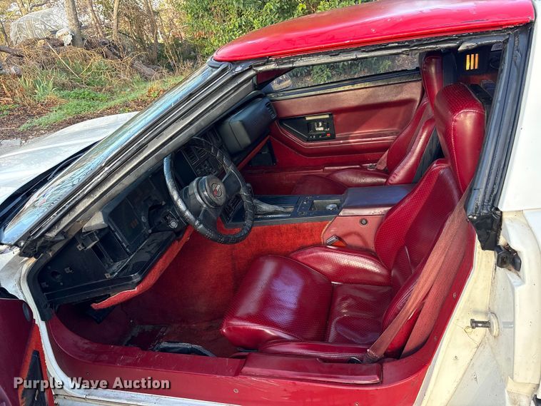 image for item ES8570 1985 Chevrolet Corvette 