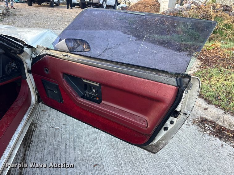 image for item ES8570 1985 Chevrolet Corvette 