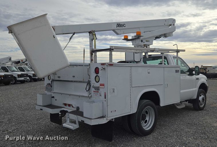 image for item ET1125 2002 Ford F450 Super Duty bucket truck