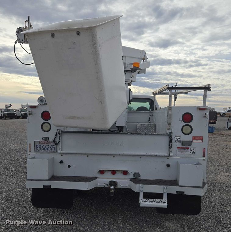 image for item ET1125 2002 Ford F450 Super Duty bucket truck