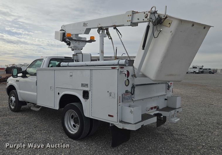 image for item ET1125 2002 Ford F450 Super Duty bucket truck