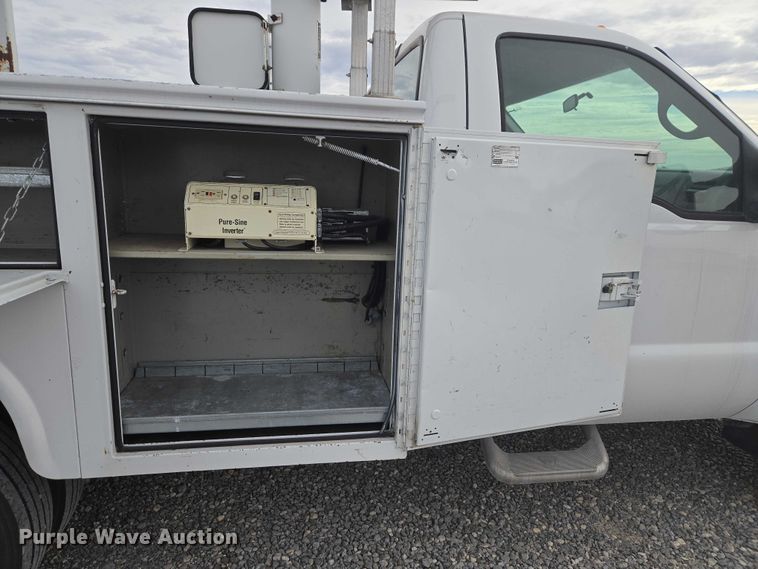 image for item ET1125 2002 Ford F450 Super Duty bucket truck