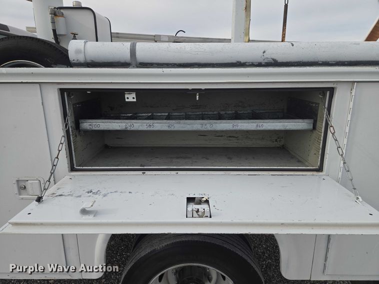 image for item ET1125 2002 Ford F450 Super Duty bucket truck