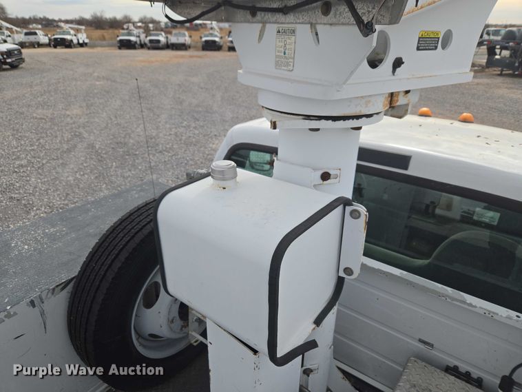 image for item ET1125 2002 Ford F450 Super Duty bucket truck