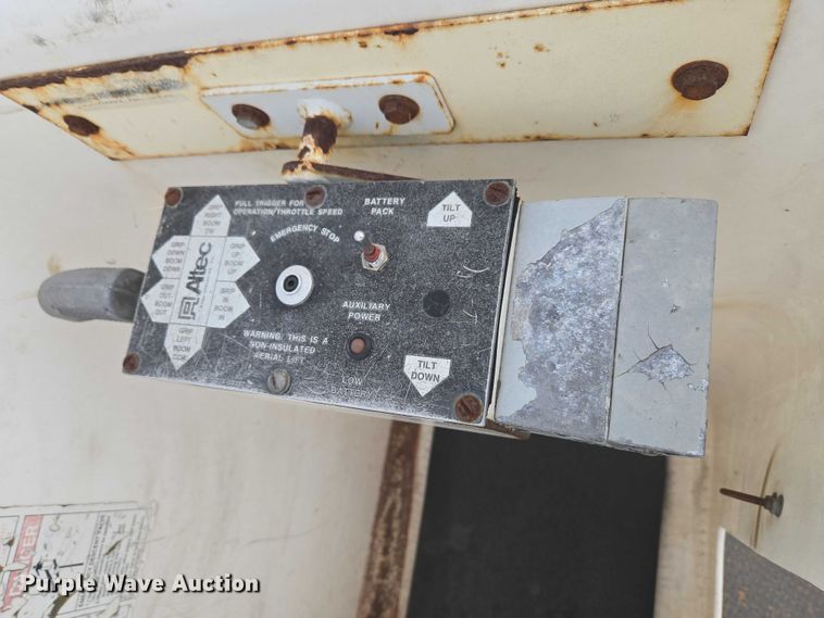 image for item ET1125 2002 Ford F450 Super Duty bucket truck