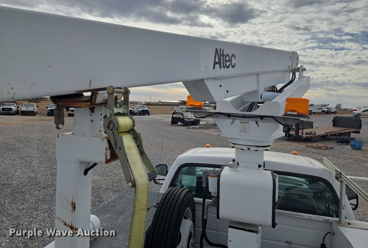 image for item ET1125 2002 Ford F450 Super Duty bucket truck