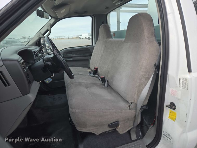 image for item ET1125 2002 Ford F450 Super Duty bucket truck