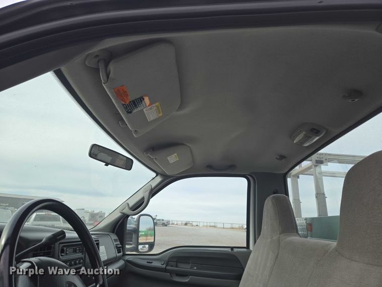 image for item ET1125 2002 Ford F450 Super Duty bucket truck