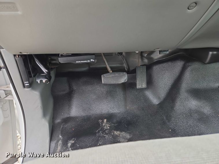 image for item ET1125 2002 Ford F450 Super Duty bucket truck