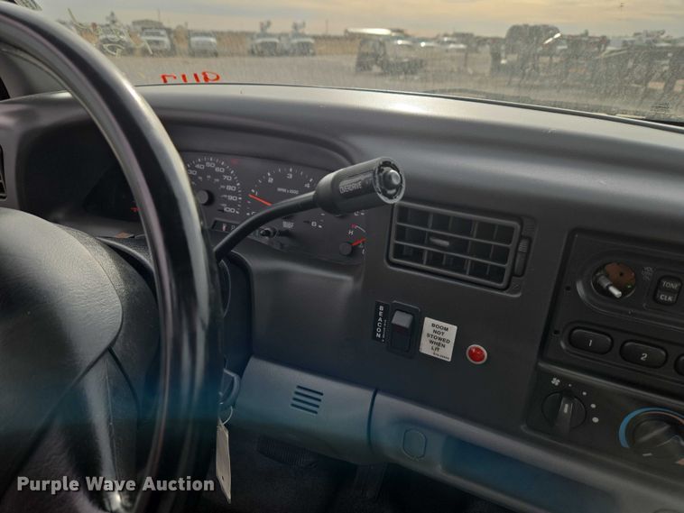 image for item ET1125 2002 Ford F450 Super Duty bucket truck