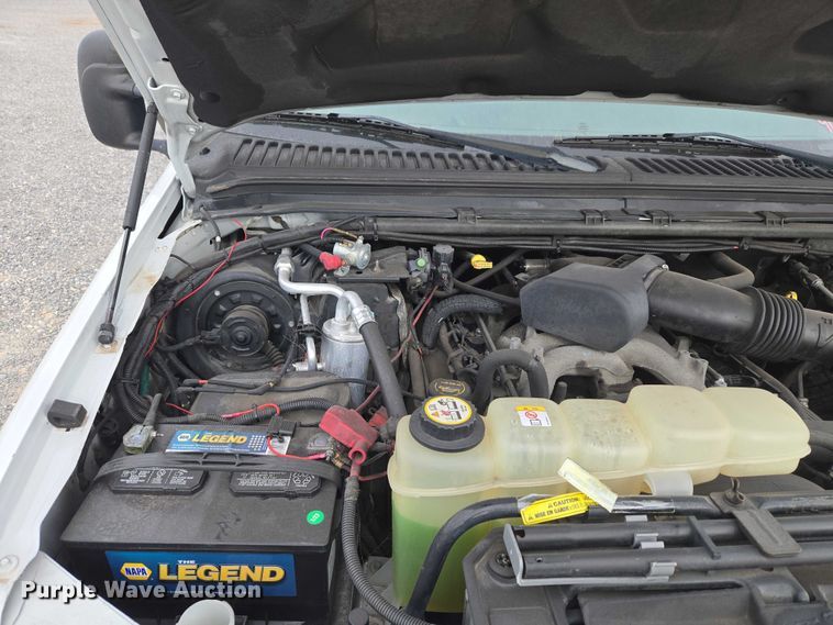 image for item ET1125 2002 Ford F450 Super Duty bucket truck