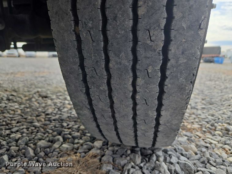 image for item ET1125 2002 Ford F450 Super Duty bucket truck