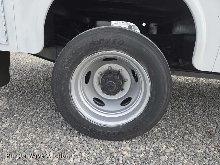 image for item ET1125 2002 Ford F450 Super Duty bucket truck