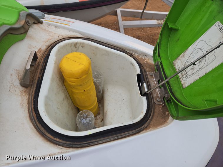 image for item ET1172 2000 YAMA GP760Y (2) personal watercrafts