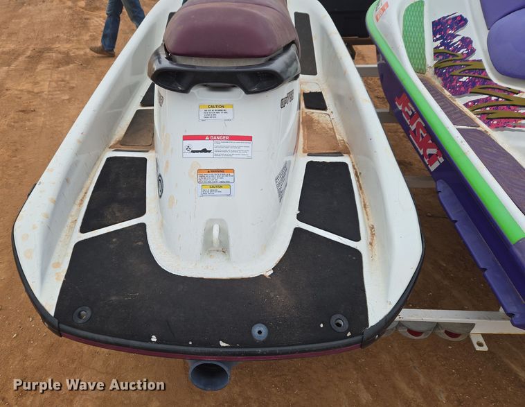 image for item ET1172 2000 YAMA GP760Y (2) personal watercrafts